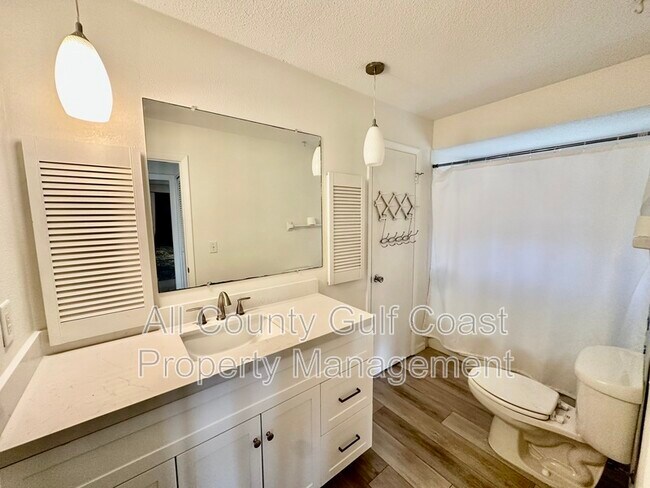 Building Photo - 2332 Bal Harbour Dr