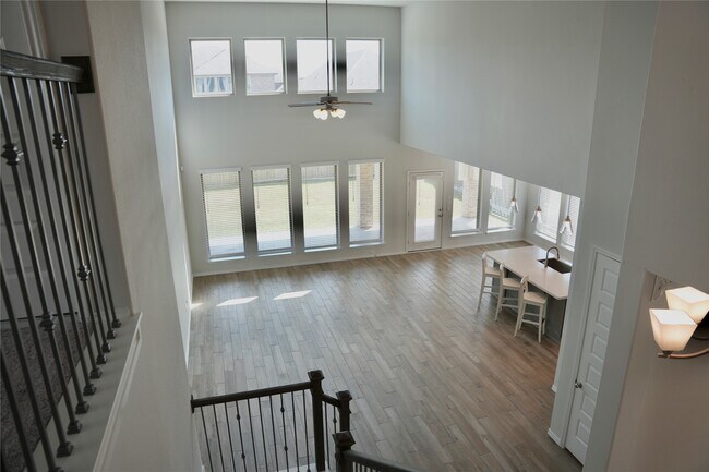 Building Photo - 24727 Tanoureen Dr
