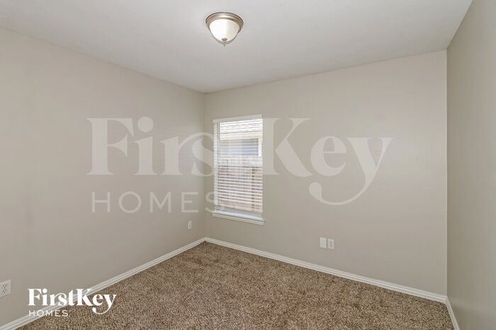 Building Photo - 15814 Stiller Park Dr