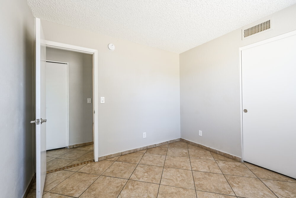 Building Photo - 4467 W Yorkshire Dr