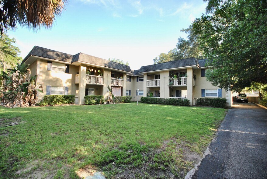 Building Photo - 637 Harwood St