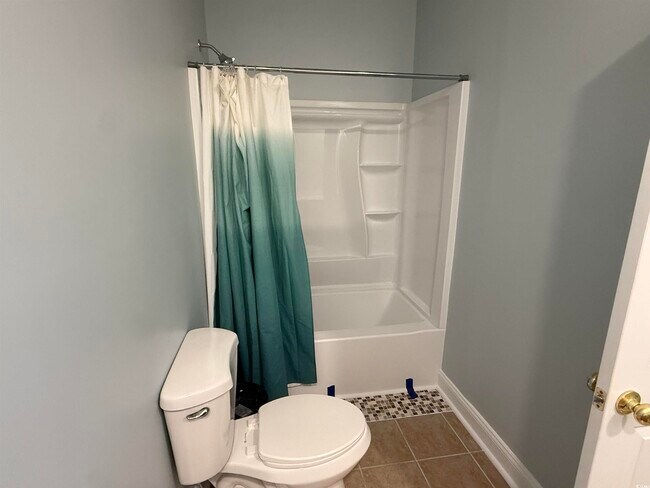 Building Photo - 5858 Longwood Dr