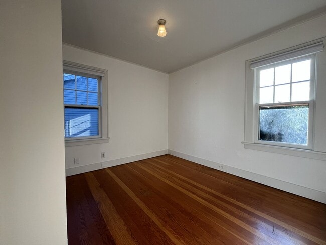 Building Photo - Character-Rich Two-Bedroom with Vintage Bath, Ample Storage & Expansive Outdoor Space