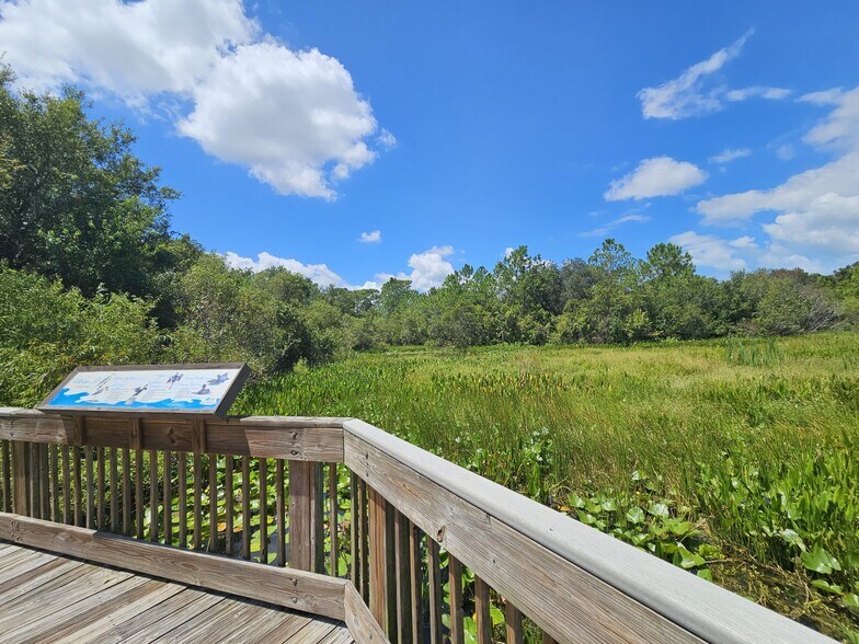 Building Photo - 944 First Dr, Eagle Lake, FL