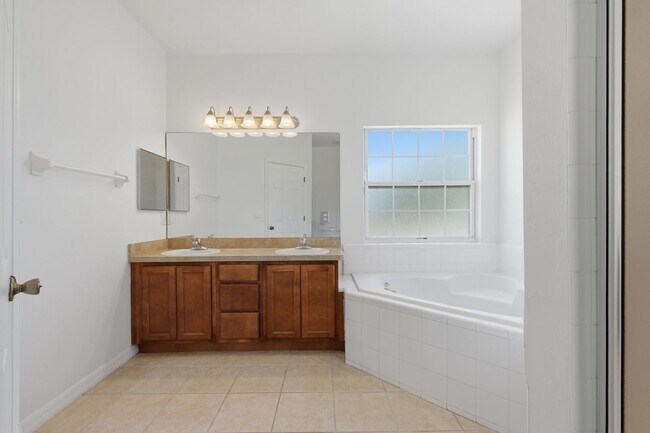 Building Photo - 1316 NW 120th Way