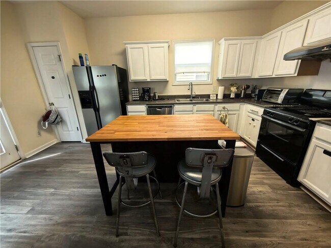 Building Photo - 3362 Briaroak Dr