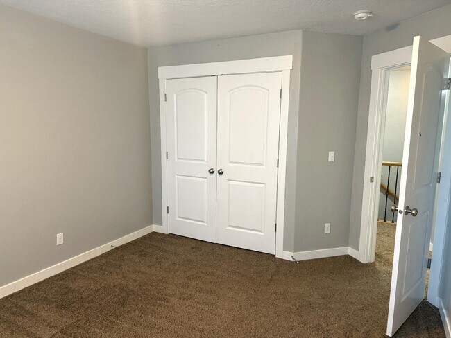 Building Photo - 362 S 790 W