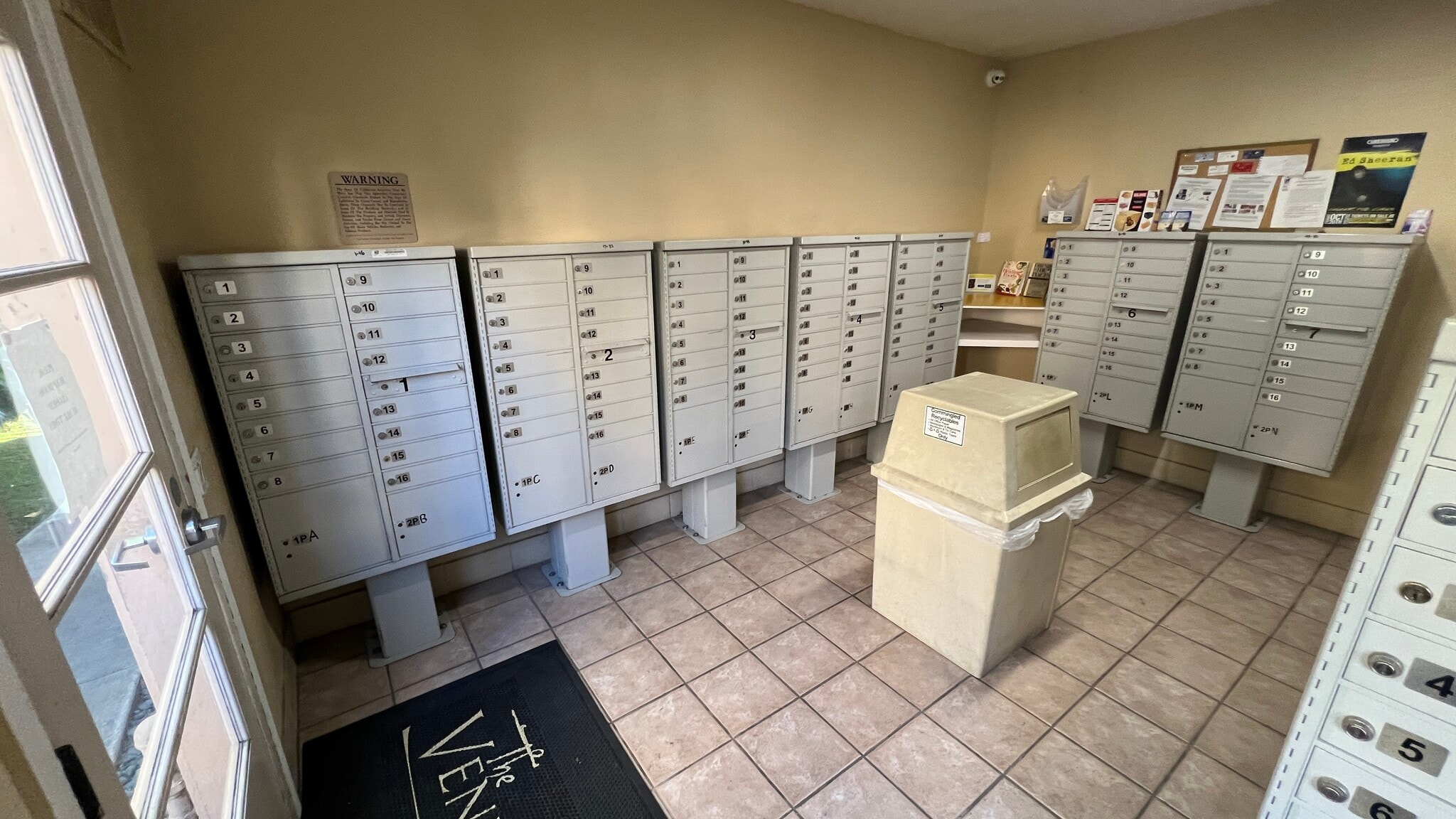 Building Photo - 3927 Nobel Dr