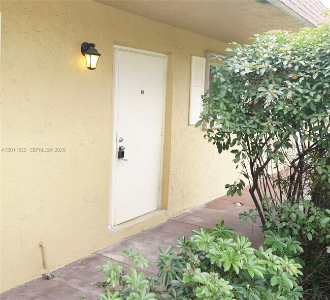 Building Photo - 10722 La Placida Dr