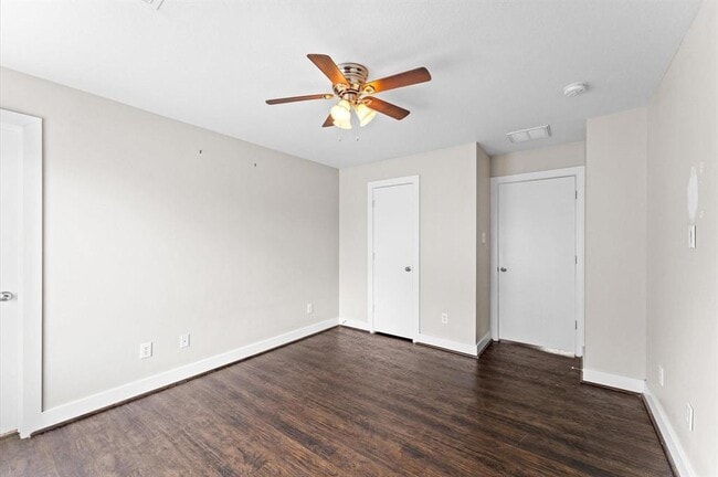 Building Photo - 7419 Ravenswood