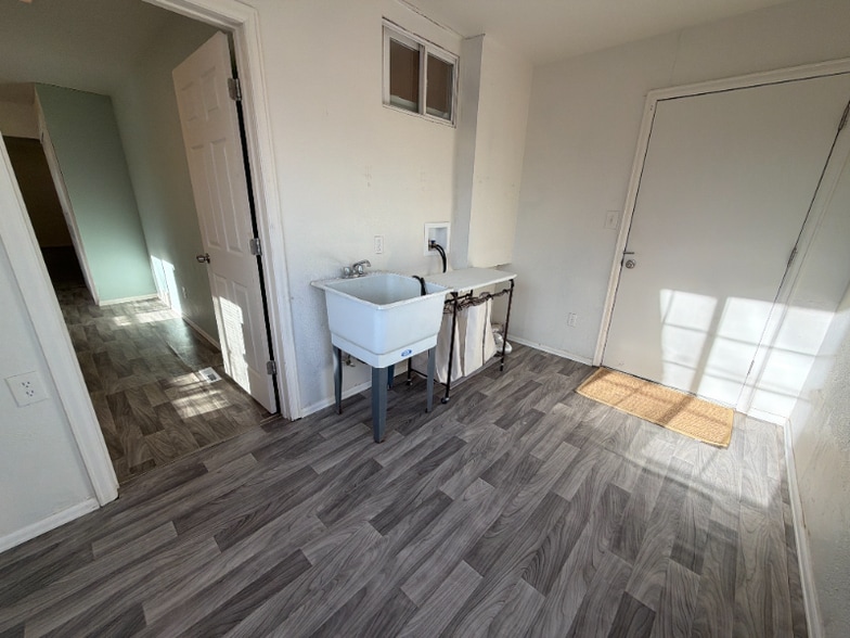 Building Photo - 914 S Del Norte Ave