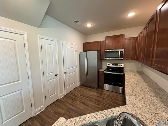 Building Photo - 103 Woodsbrook Pl SW