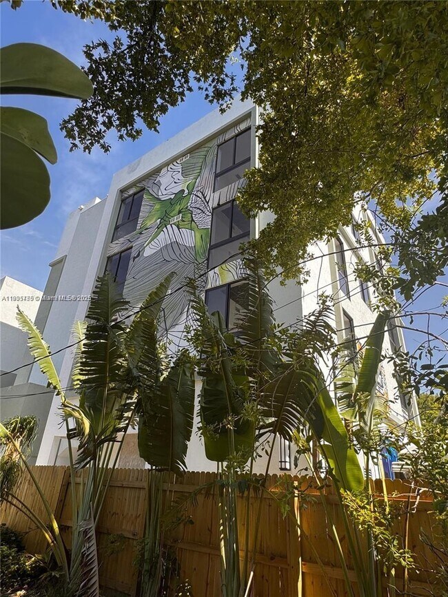 Building Photo - 3422 NW 5th Ave