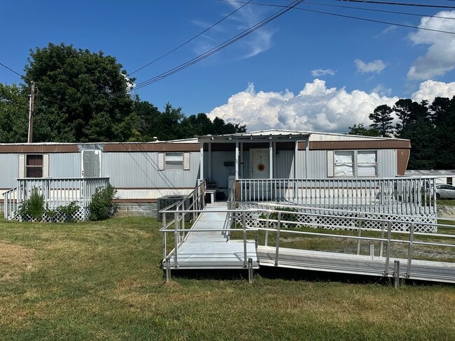 Primary Photo - 5416 Meadowbrook Dr