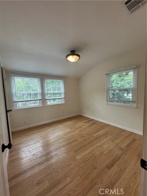 Building Photo - 908 Parkman Ave