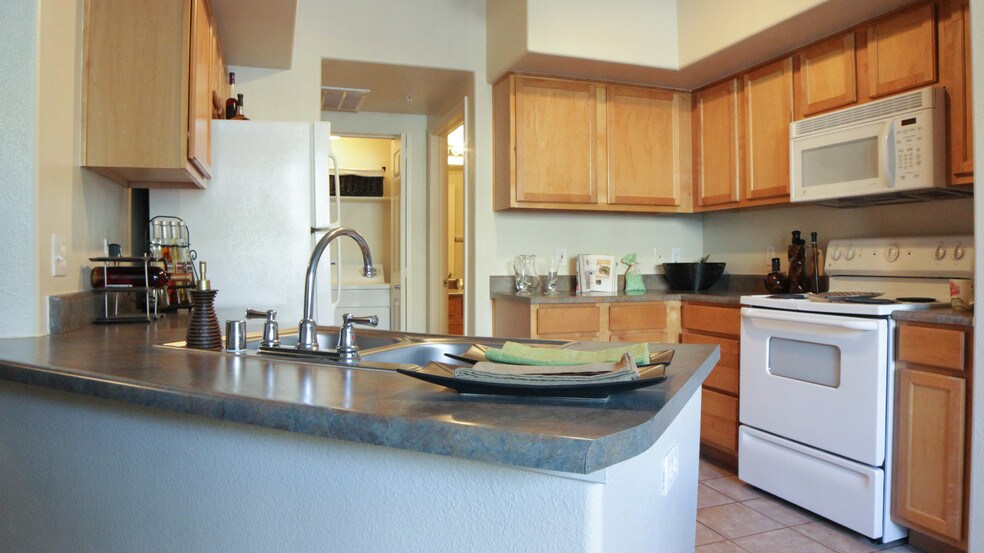 The Villas At Camelback Crossing 5150 N 99th Ave Glendale AZ 85305