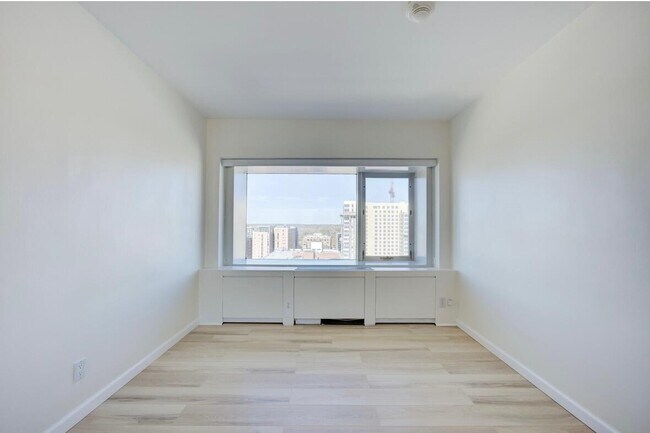 Building Photo - 555 E William St