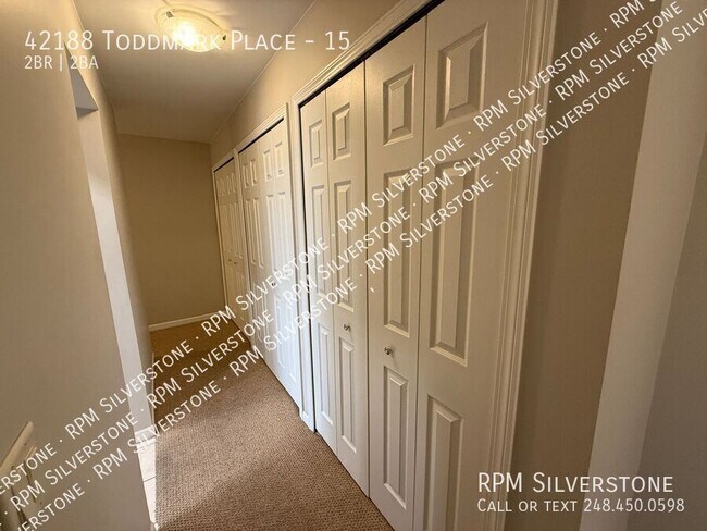 Building Photo - Beautiful and Updated 2 Bed 2 Bath Condo, ...