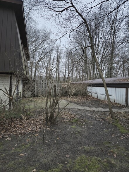 Building Photo - 18685 W Spring Lake Rd