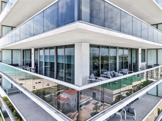 Building Photo - 5875 Collins Ave