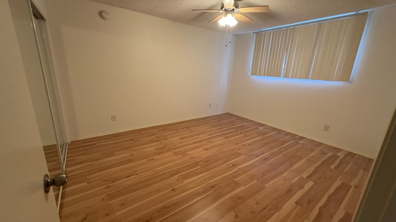 Building Photo - 135 N Swall Dr