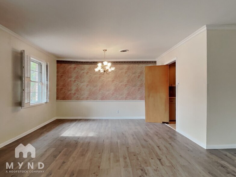 Building Photo - 7527 Quail Run Dr