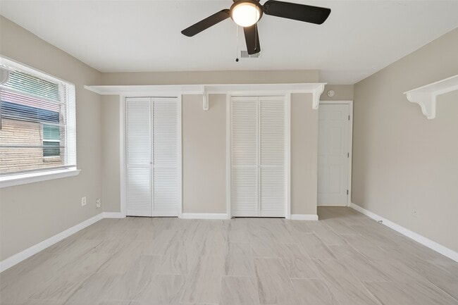 Building Photo - 10510 Overview Dr