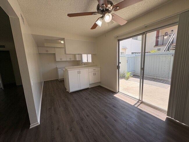 Building Photo - 2244 E Joana Dr