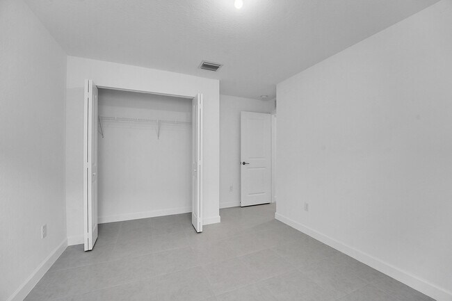 Building Photo - 6394 Windwood Wy