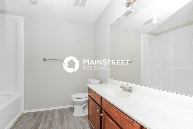Building Photo - 4 Bedroom Pet-Friendly Home in Arlington, TX with Main Street Renewal