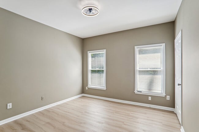 Building Photo - 845 Highmeade Dr