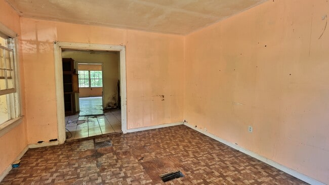 Building Photo - 127 Barbara Ave