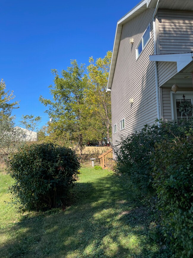 Building Photo - 1417B 2nd St