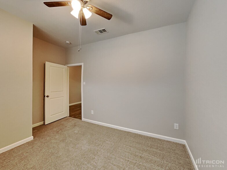 Building Photo - 408 Glen Meadow Dr