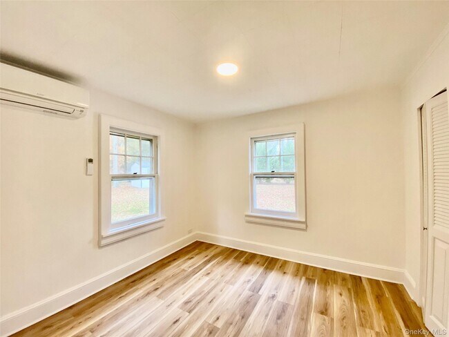 Building Photo - 2835 Harbor Ln