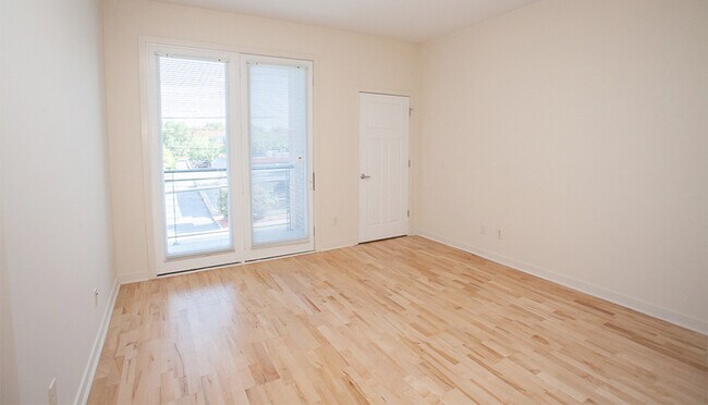 Building Photo - 242 E Water St