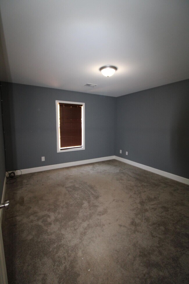 Building Photo - 2280 Equinox Ave