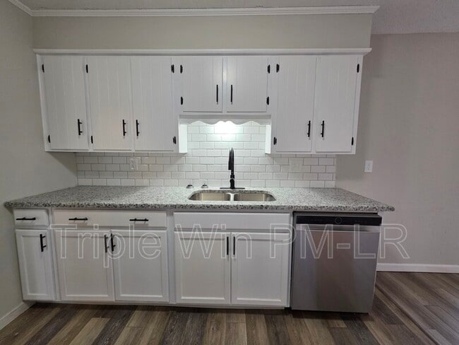 Building Photo - 8 Willowridge Cove