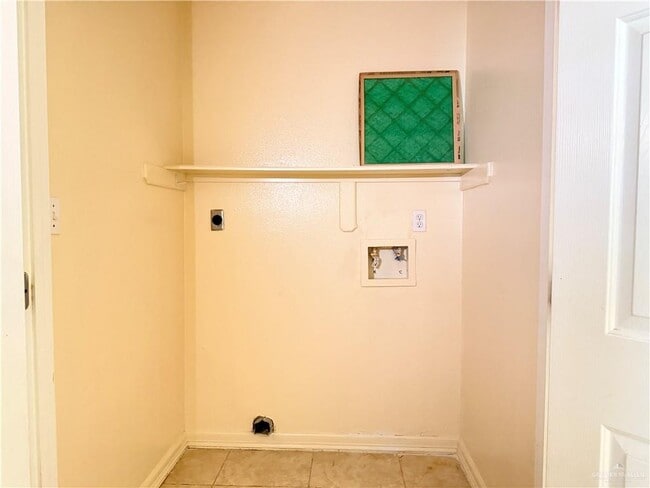 Building Photo - 15 West Dr