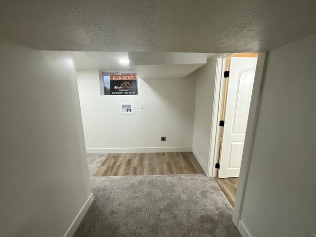Building Photo - 859 Binford St