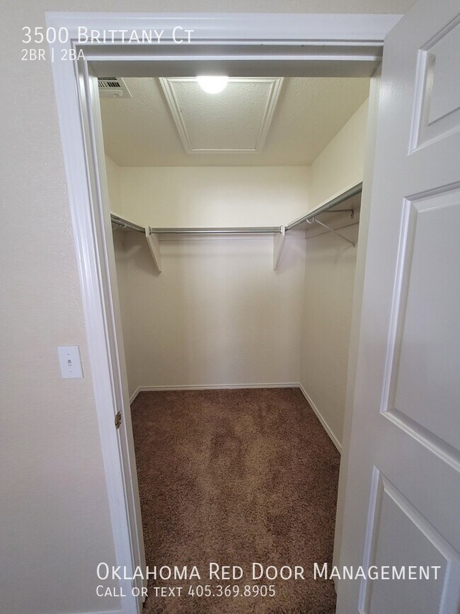 Building Photo - 3500 Brittany Ct