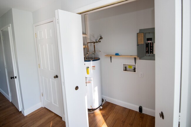 Building Photo - 152 Pierre Pl