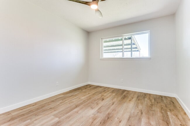 Building Photo - "Charming 3-Bedroom Home in Garland with 2 Full Baths and 1445 Sq Ft of Comfort!"