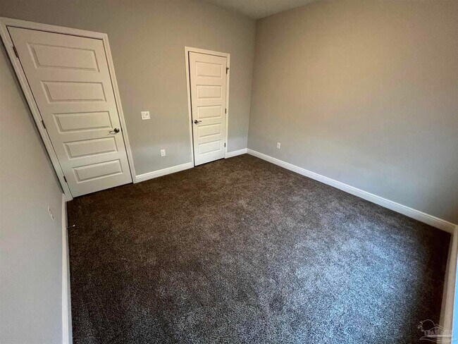 Building Photo - 5779 Dunbar Cir
