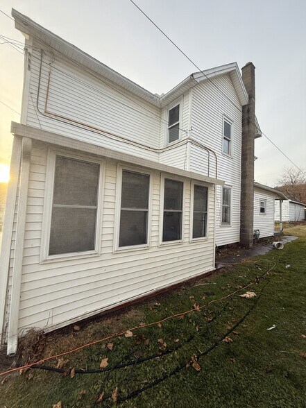 Building Photo - 615 Broad St