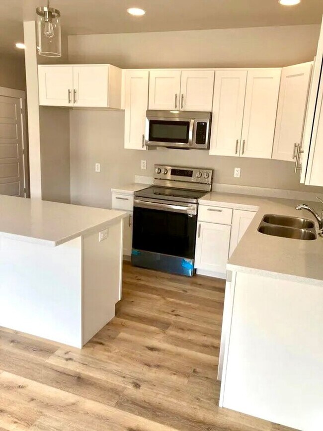 Building Photo - 3267 Cabernet Dr
