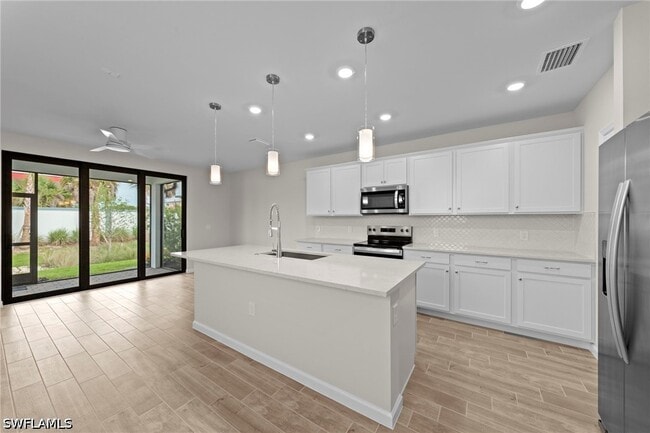 Building Photo - 27906 Radiant Ct