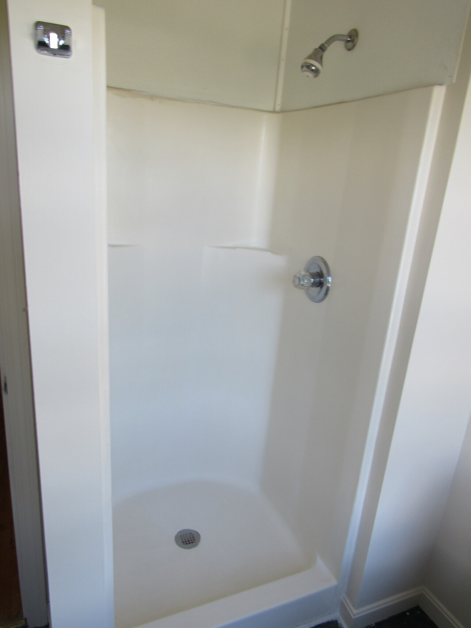 shower - 135 Main St