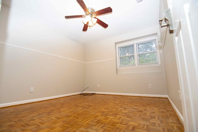 Building Photo - 4100 King Arthur Pl