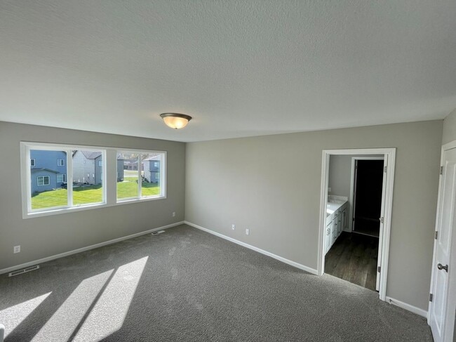 Building Photo - 9955 Bluebird St NW